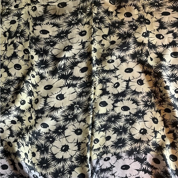 Kenzo Shawl - Picture 6 of 8